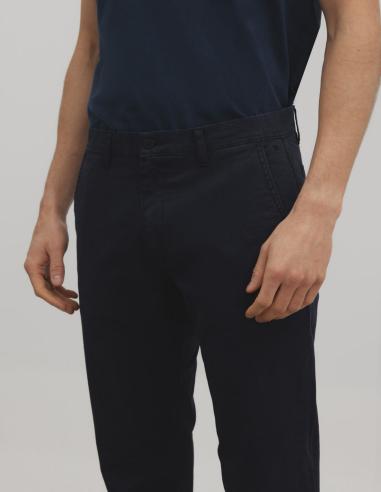 Pantalón chino azul marino Silbon | Estilo masculino sofisticado Pantalón chino azul marino Silbon | Estilo masculino sofisticado