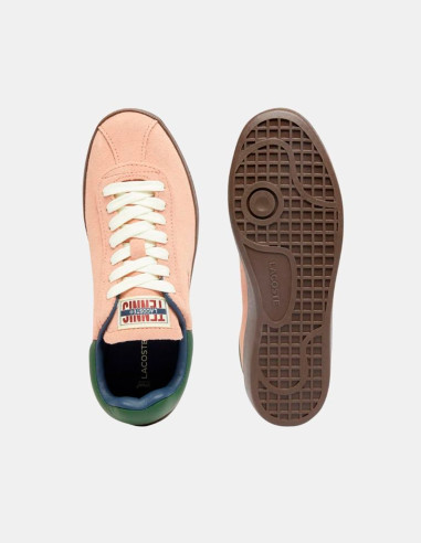 Zapatilla Lacoste color salmón con suela. Zapatilla Lacoste color salmón con suela.