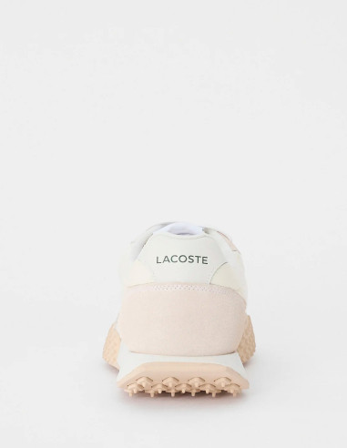 Talón de zapatilla Lacoste blanco y beige Talón de zapatilla Lacoste blanco y beige