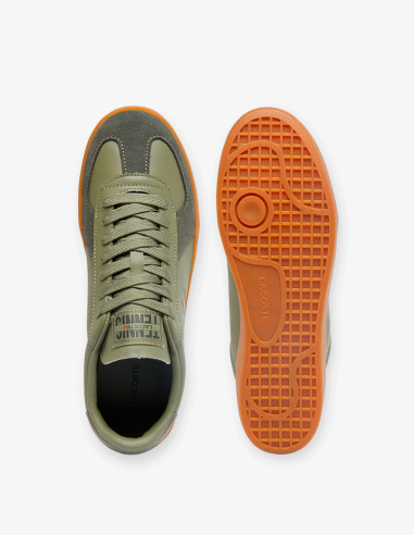 Detalle de las zapatillas de senderismo Lacoste en color kaki Detalle de las zapatillas de senderismo Lacoste en color kaki