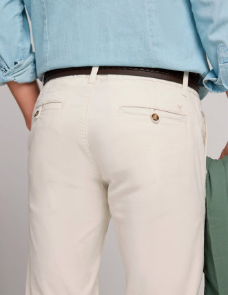 Pantalón chino beige Silbon | Estilo casual para hombre 2