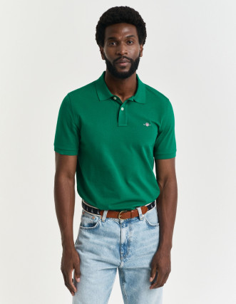 Eleva tu estilo con POLO GANT Regular Shield Verde Profundo