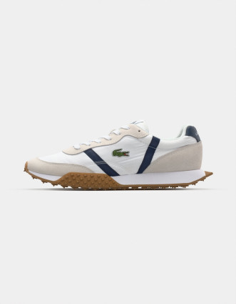 Detalle de zapatilla deportiva Lacoste blanca