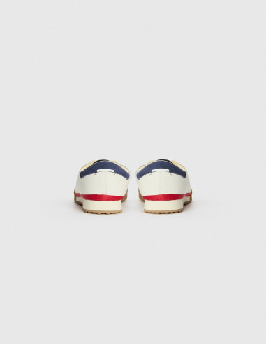 Zapatillas Lacoste de piel blanca para hombre. Zapatillas Lacoste de piel blanca para hombre.