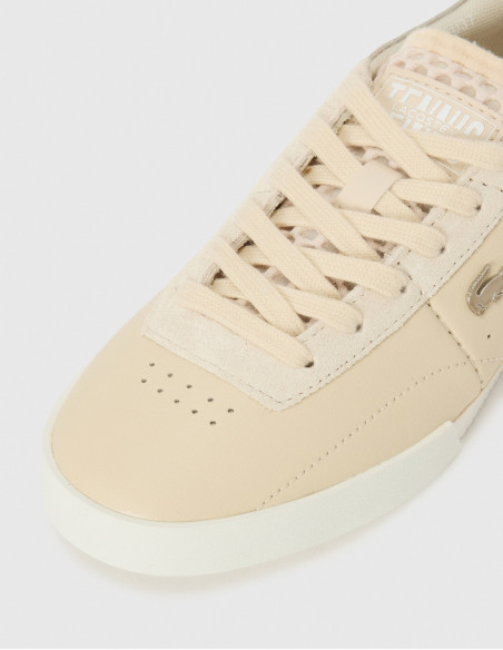 Zapatillas Lacoste beige de diseño minimalista