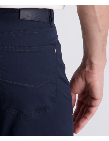 Elegante pantalón Pierre Cardin azul marino corte recto tejido twill | Manzanos Moda